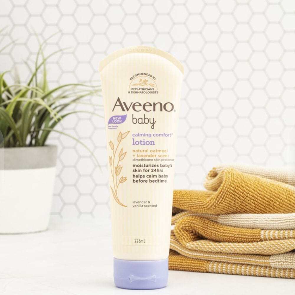 Aveeno Baby Calming Comfort Lotion Natural Oatmeal & Lavender Scent 226ml